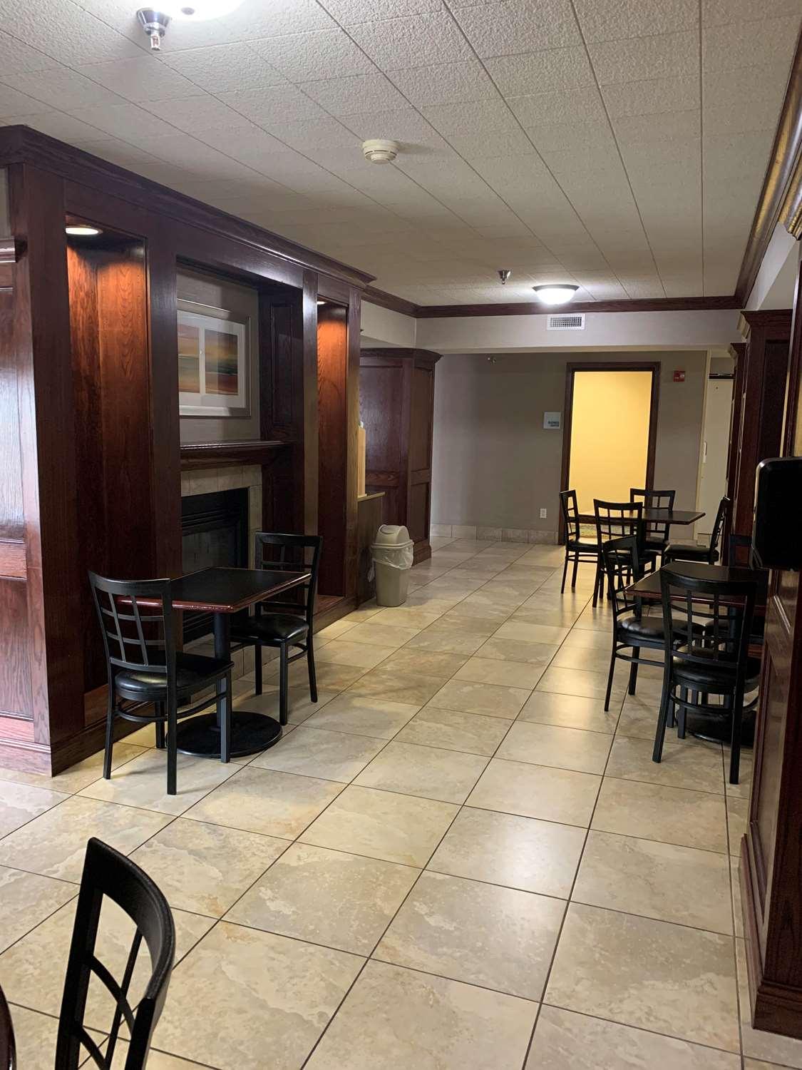 水城快捷假日酒店 沃特敦 外观 照片